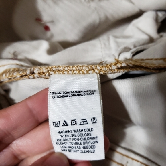 New we the free cream  embroider print distressed short 0 Junior 25" - Picture 4 of 6